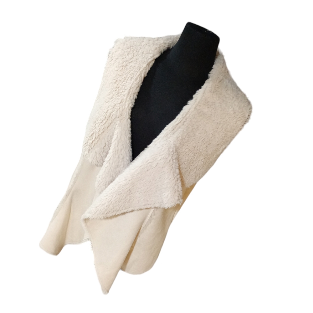 Knox Rose Faux Suede & Sherpa waterfall open vest